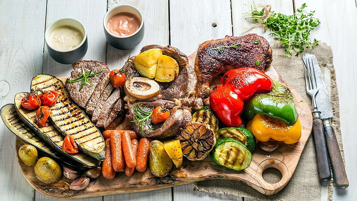 Grilled meat with Vegetables. Source: AdobeStock
