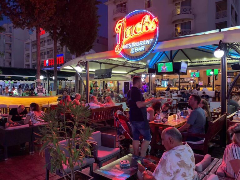 Top 6 Restaurants in Sunny Beach Home